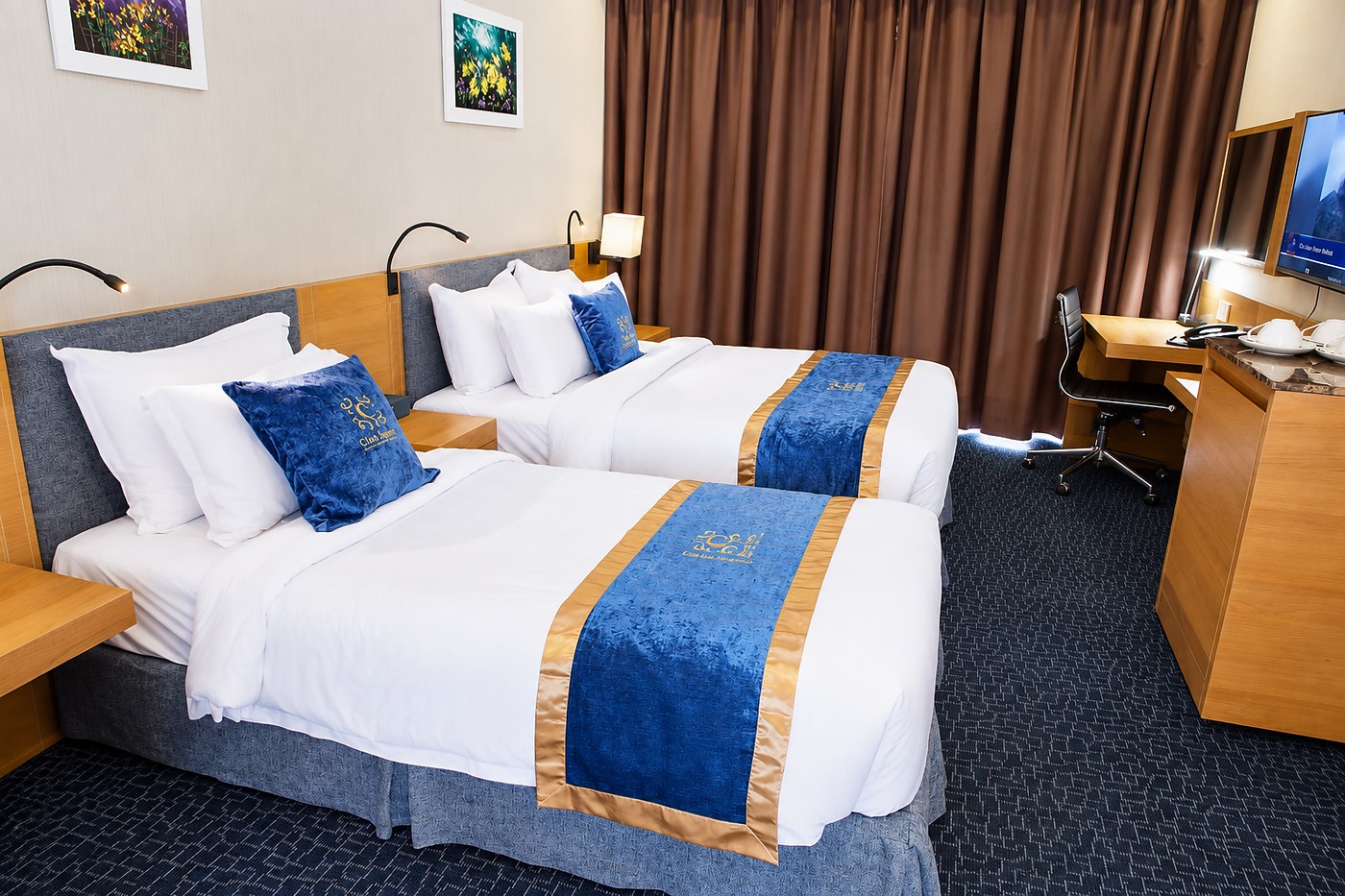 Deluxe Twin room with two single beds